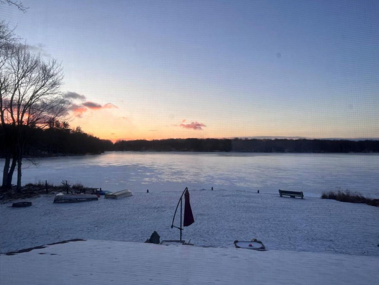 Hideaway - Lakehouse/Spa/Dock/ Pocono Summit 외부 사진